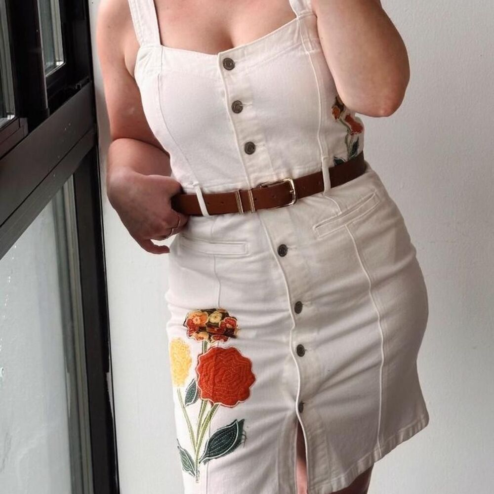 NWT 100% cotton upcycled floral embroidered white button up denim dress size 4 - Picture 3 of 8